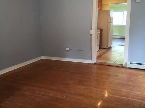 3rd image of 21 Avery St #21