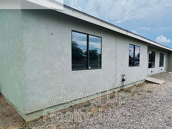 2nd image of 219 W Pennsylvania Dr #1