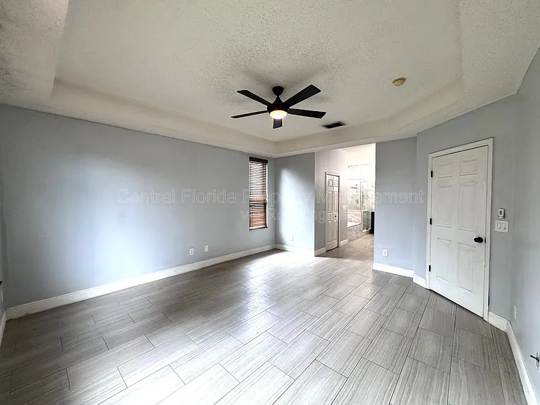 5004 Marbella Isle Dr — Photo 17