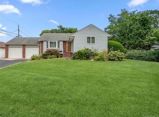 1451 Seaman Neck Rd, Seaford, NY 11783