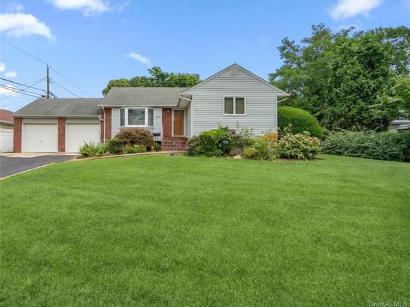1451 Seamans Neck Road, Seaford, NY 11783
