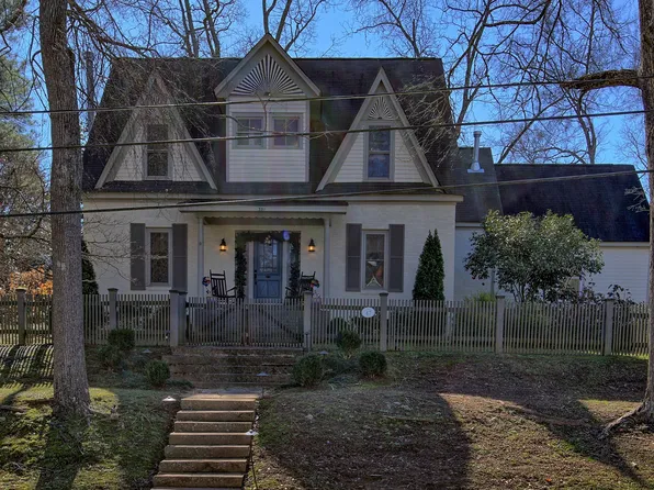 351 Seavy St, Senoia, GA 30276