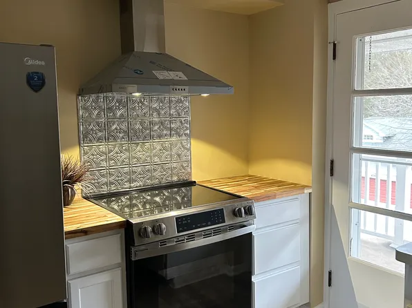 2411 East Ave APT 5, Rochester, NY 14610