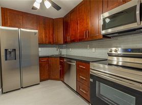 3125 Oakland Shores Dr