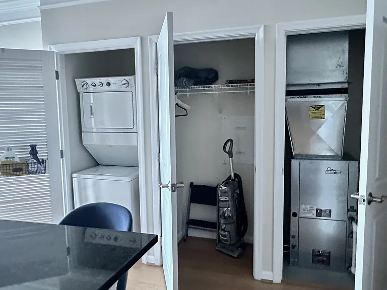 444 W Broad St #606 — Photo 9