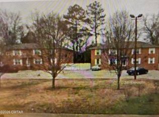 91 N Broad St, Lexington, TN 38351