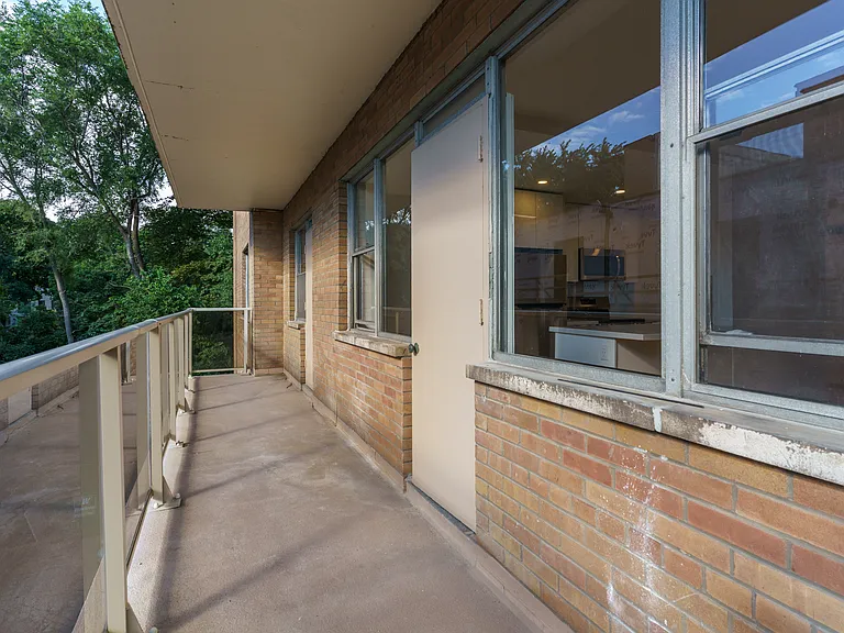 1220 Bayview Ave — Photo 25