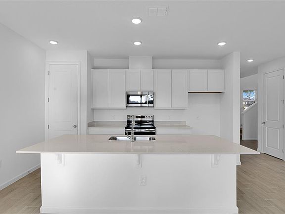 4th image of 762 LAKE DELL AVENUE