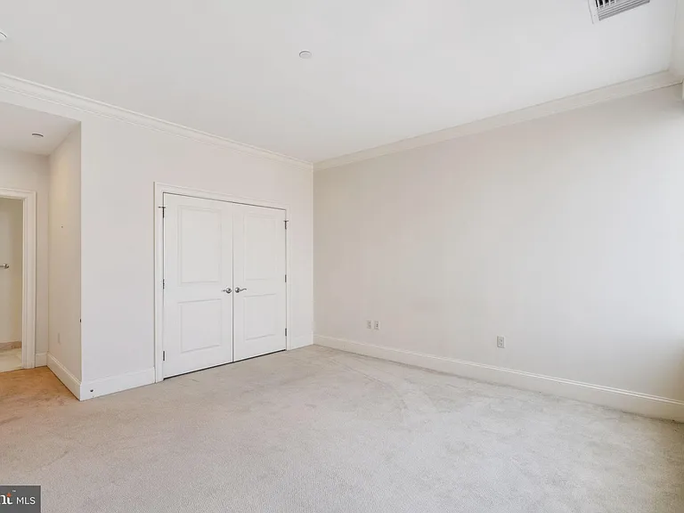 50 S 16th St #4304 — Photo 10