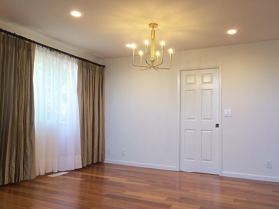 3rd image of 1615 Crow Ct