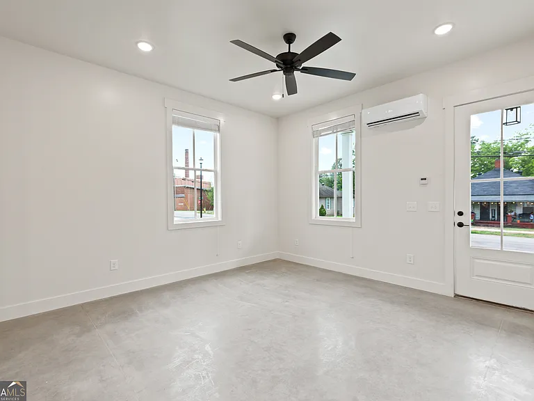 713A Jefferson St — Photo 5