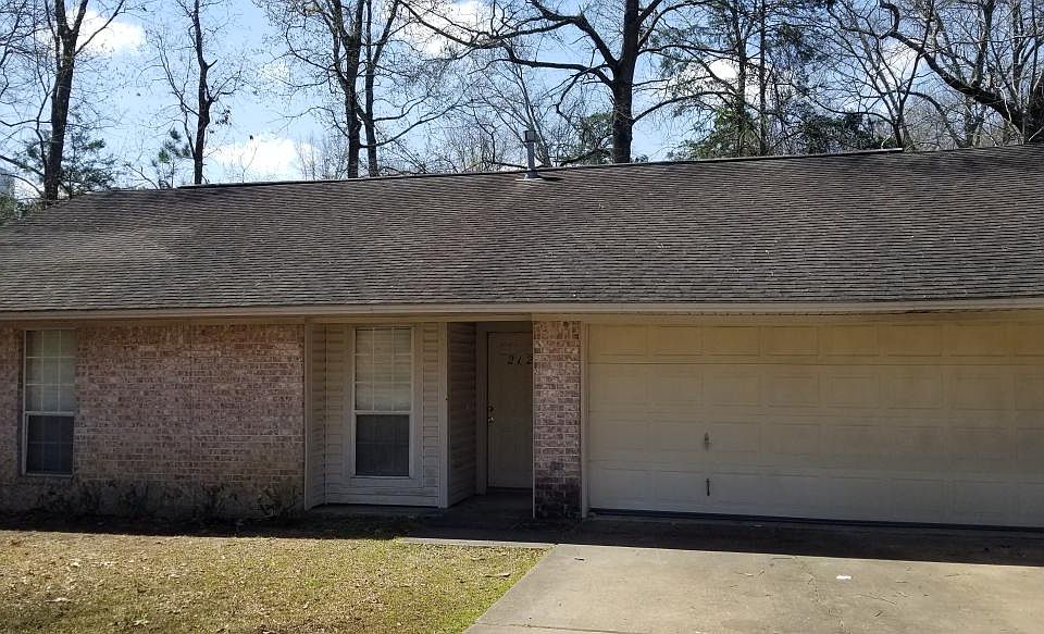 1st image of 212 Oak Hollow St