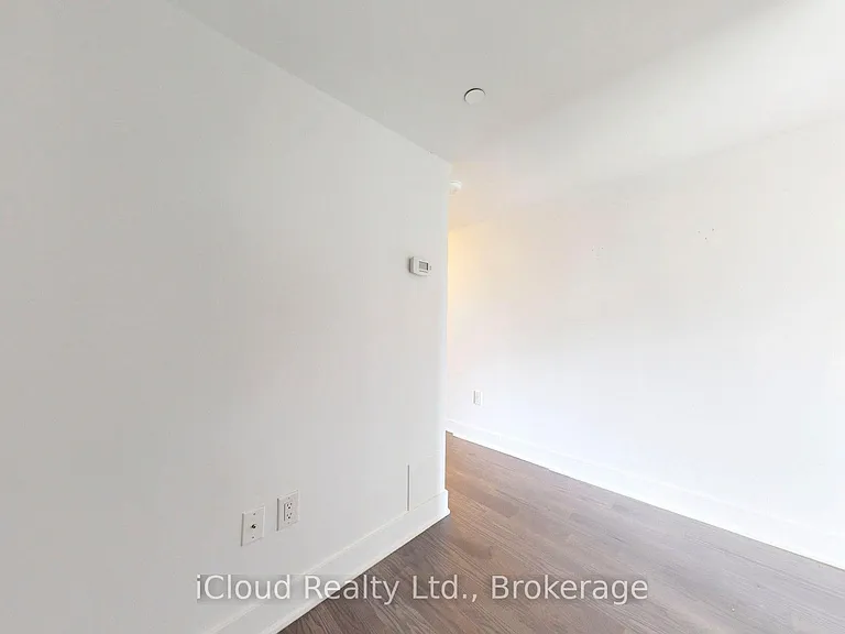 955 Bay St #2818 — Photo 23