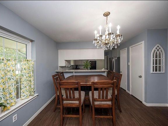 2nd image of 9258 Colleen Rd