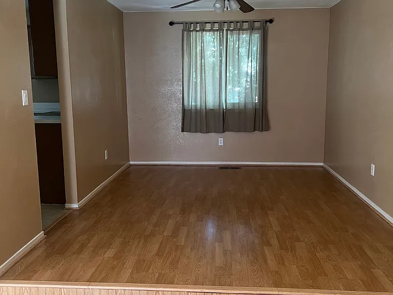 1100 Wyoming Ave — Photo 3