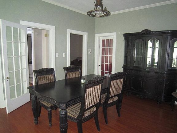 3rd image of 611 Grant St