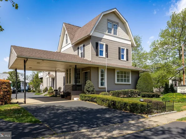 829 Cinnaminson Ave, Palmyra, NJ 08065