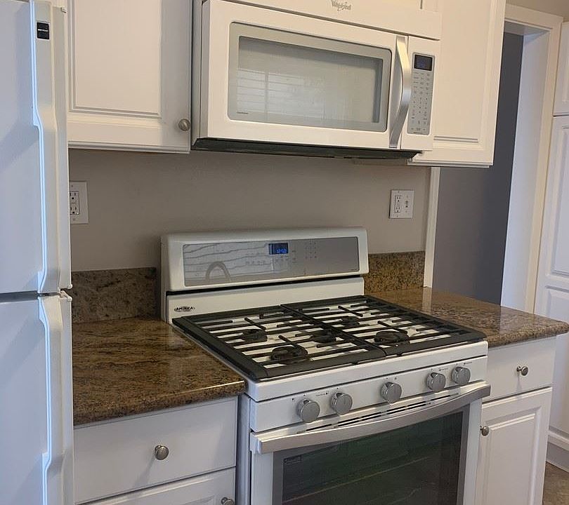 1st image of 129 Roycroft Ave APT 1