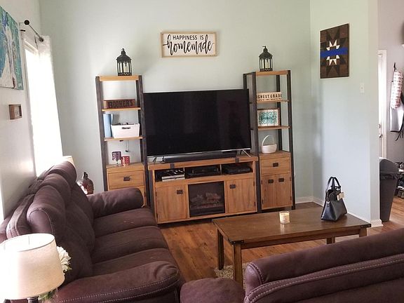 4th image of 215 Evelyn Dr
