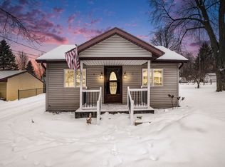 211 N Linden Ave, Fremont, MI 49412