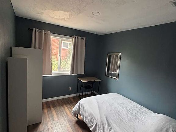 2nd image of 1128 Racine St