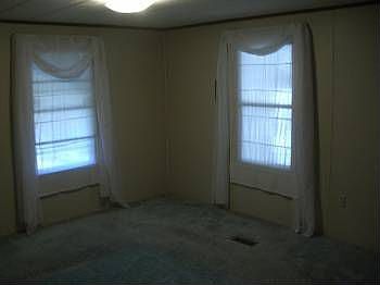 3rd image of 9 Howard Ct