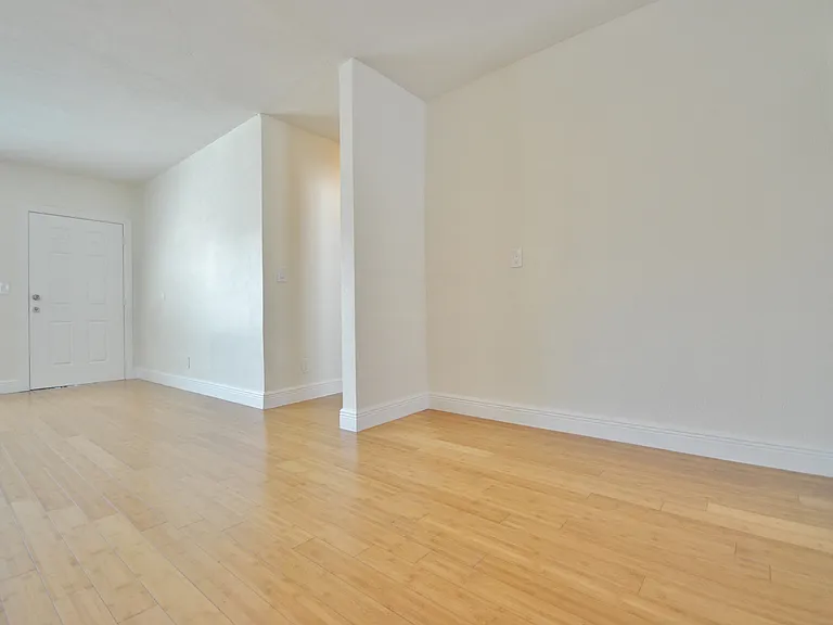 7315 Carlyle Ave — Photo 6
