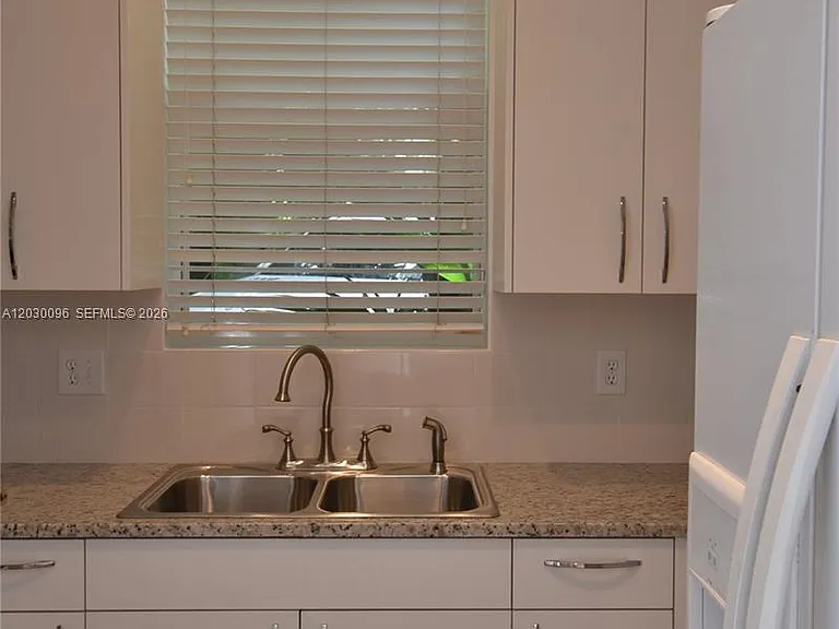 3051 Center St #9 — Photo 8