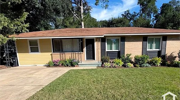 2083 Fernwood Cir