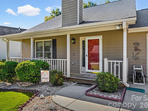 2nd image of 152 Sea Island Blvd #30