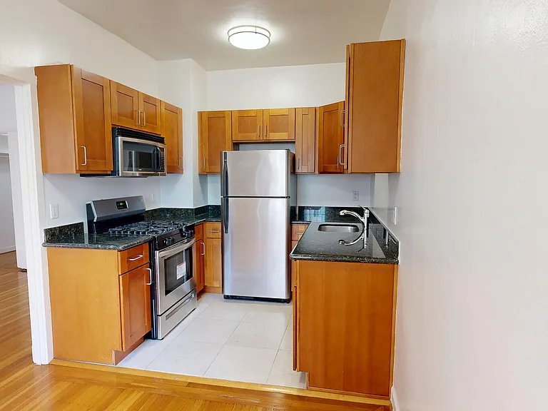 1735 Van Ness Avenue — Photo 8