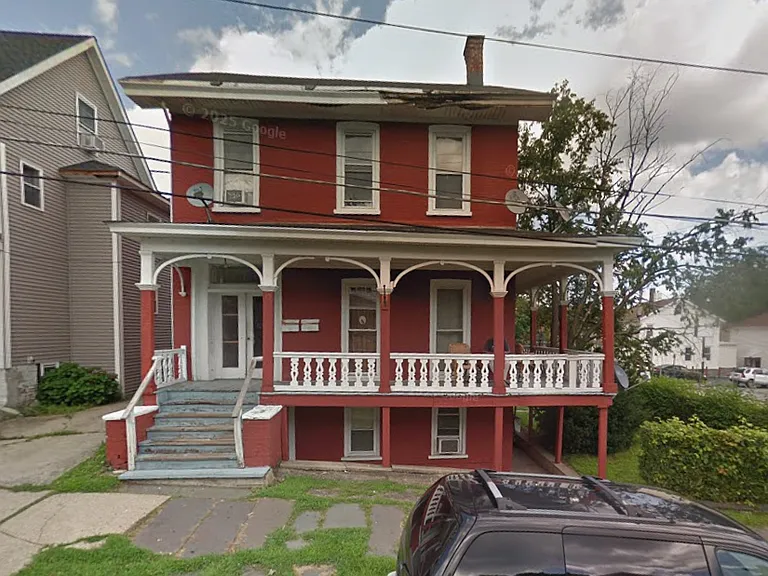 15 Roberts St #BASEMENT — Photo 1