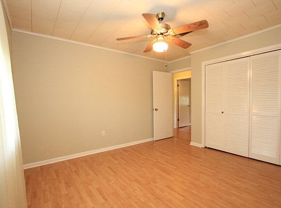 2nd image of 205 Thoroughbred Park Dr