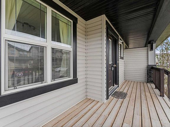 3rd image of 7 E Skyview Ranch Ln NE