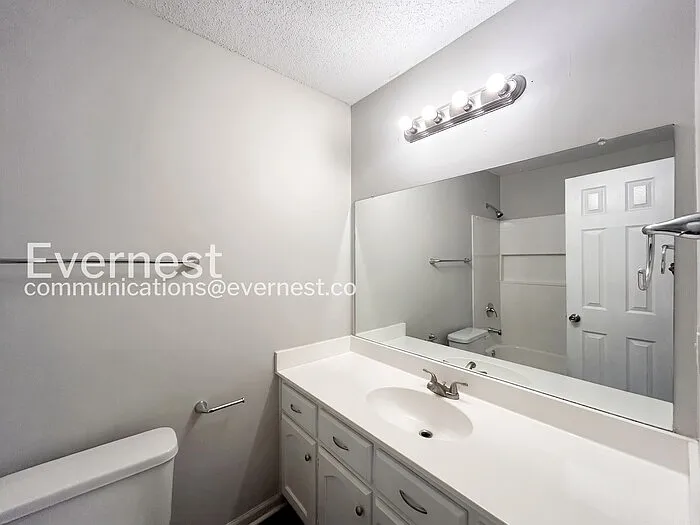 10721 Ridgefield Dr — Photo 9