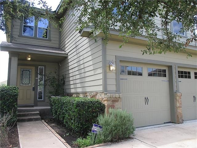 Lovely 3/2 with 2 car garage. Includes access to community p