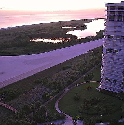 3rd image of 260 Seaview Ct APT 1908