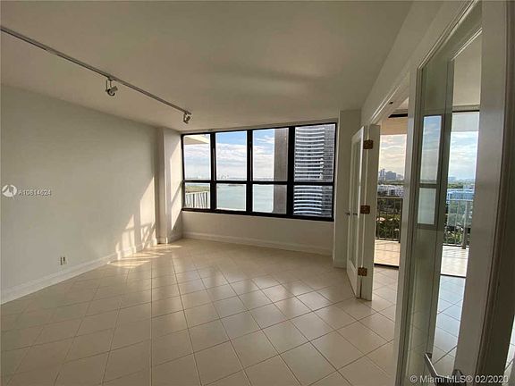 4th image of 780 NE 69th St APT 1407