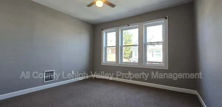 316 E Union Blvd — Photo 8