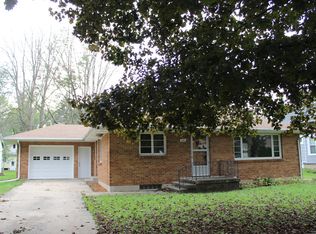 410 S 3rd Ave, Forreston, IL 61030