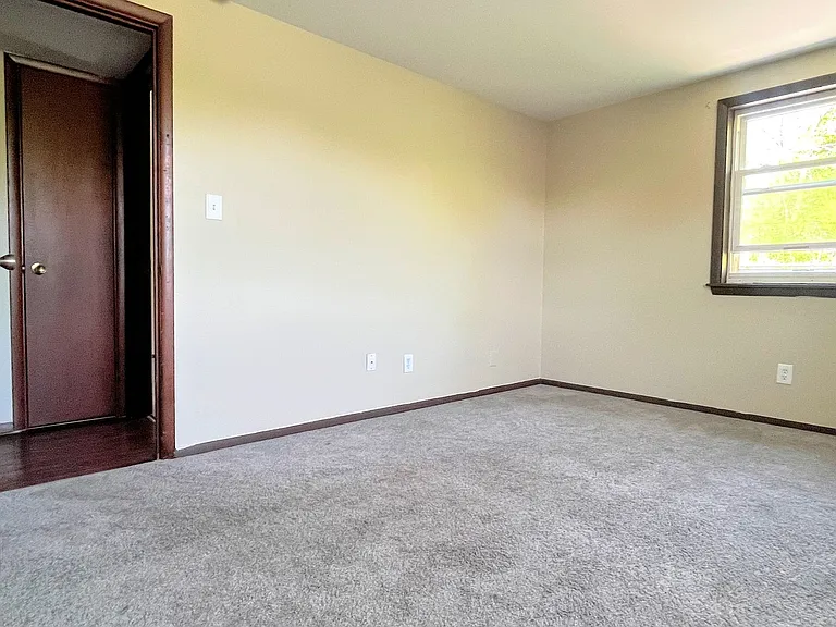 578 Taunton Pl — Photo 9