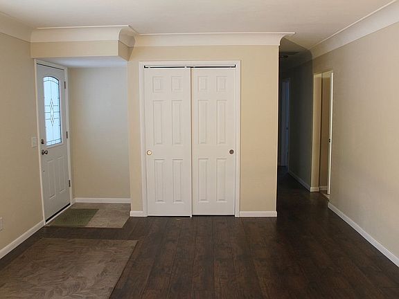 Living room/Entry way