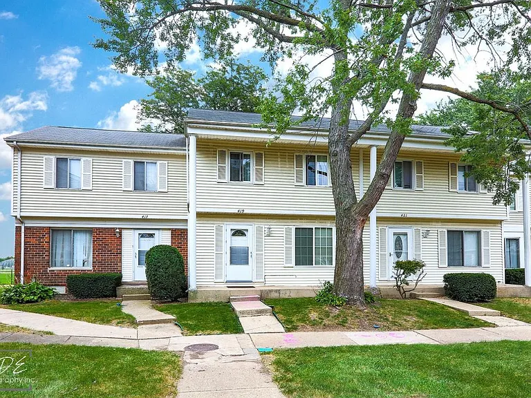 419 Providence Ct — Photo 1