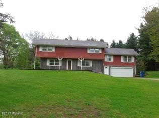 3210 Little Glendora Rd, Buchanan, MI 49107