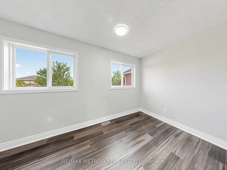 118 Jordan Dr — Photo 31