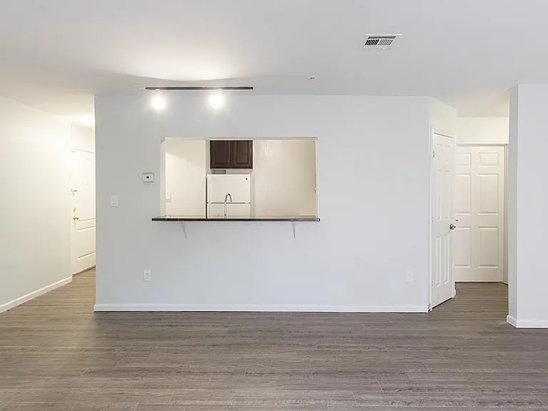 394 S Harrison St. — Photo 6