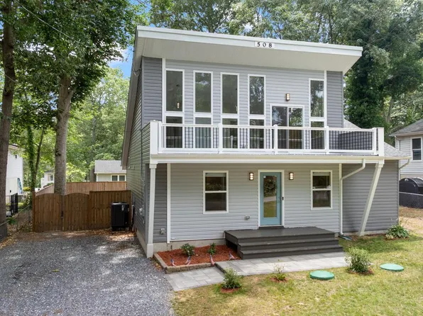 508 Skyview Dr, Lusby, MD 20657