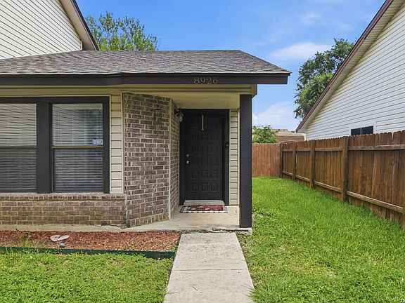 3rd image of 8926 Levelland