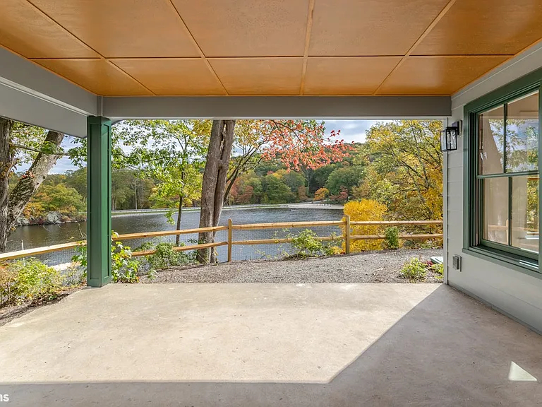 232 W Shore Dr — Photo 35