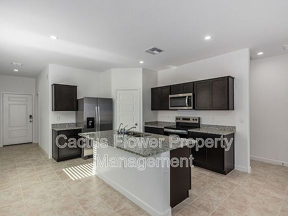 5th image of 2037 W Shelly Ave
